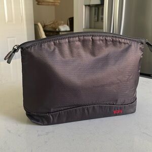 Tumi Cosmetic Toiletries/Makeup Pouch bag Grey Herringbone Red Logo